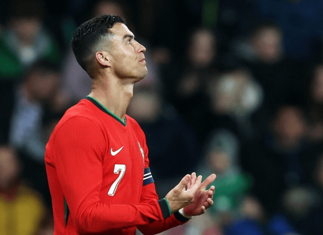 包含C罗连续十五场比赛得分超过大胜，澳大利亚队挑战极限！的词条