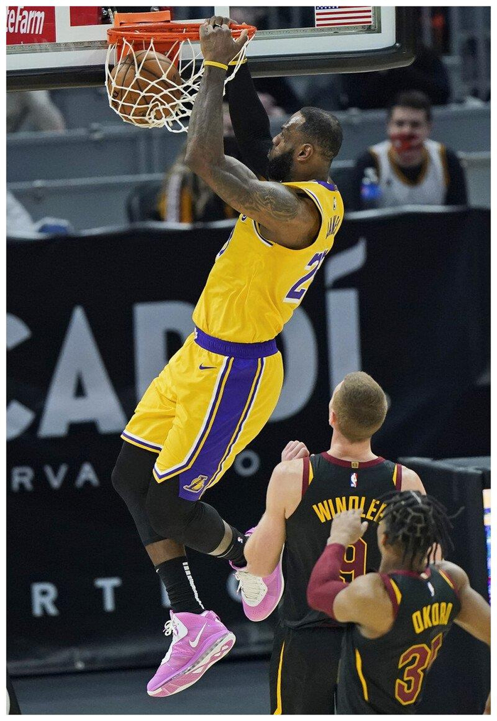 残忍的暴行3摄影团队 残忍的暴行3摄影团队